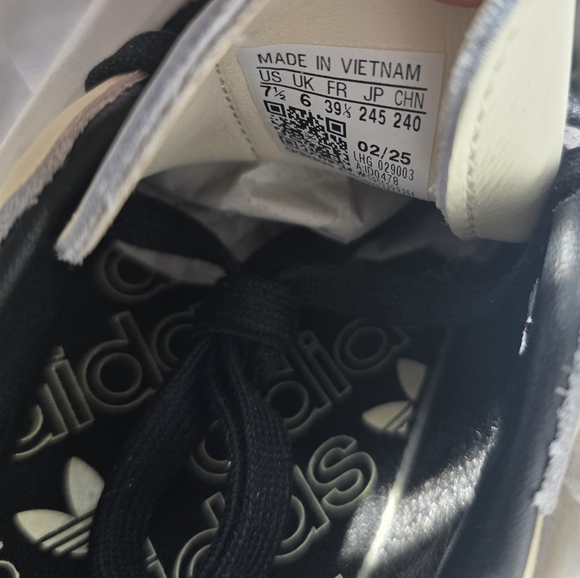 ⭐️40% Off⭐️ Adidas Samba OG Womens Cream and Black Sneakers - Picture 9 of 11